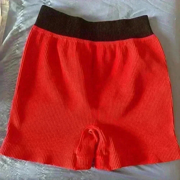 Free People Movement Prajna Short in Red NWOT M/L - Picture 2 of 4